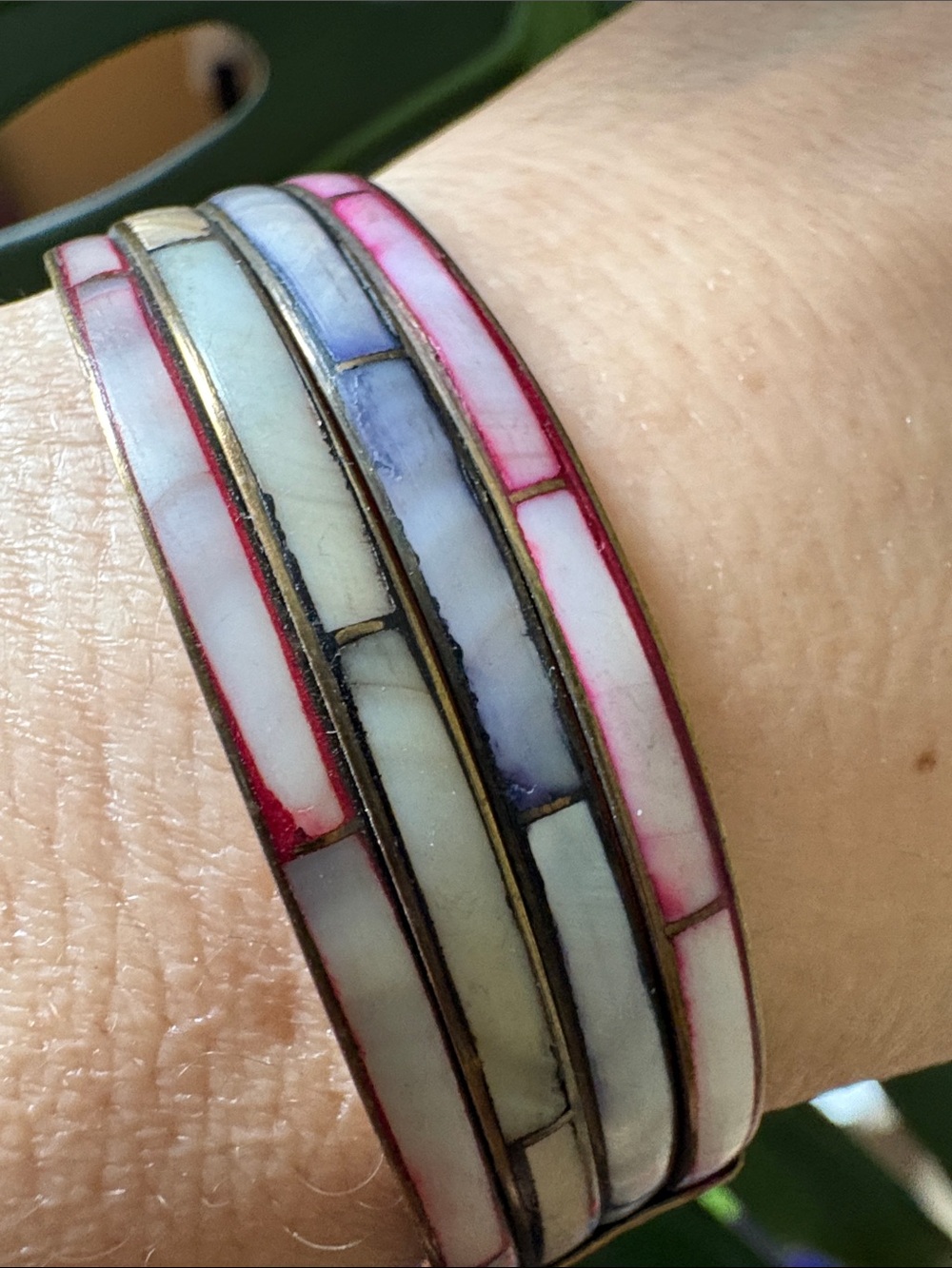 Vintage Mother-of-Pearl inlaid Hinged Bangle | Pink & Purple Ombre Design#243